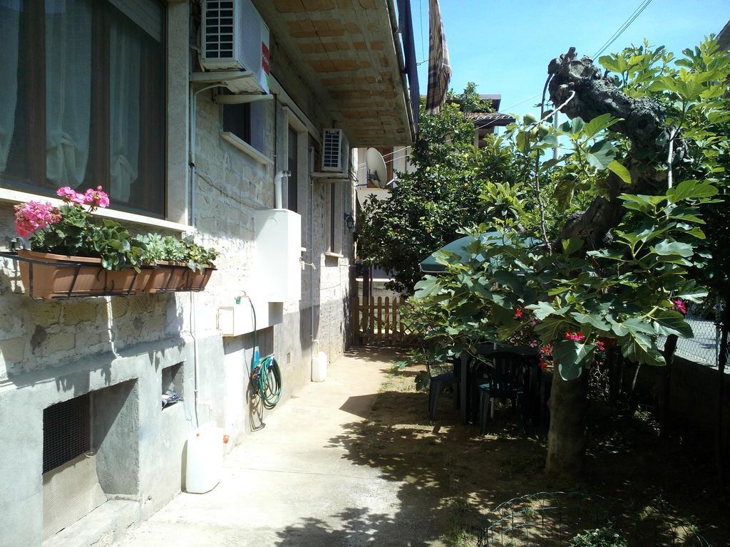 B&B A Casa Di Nonna Фонді Екстер'єр фото